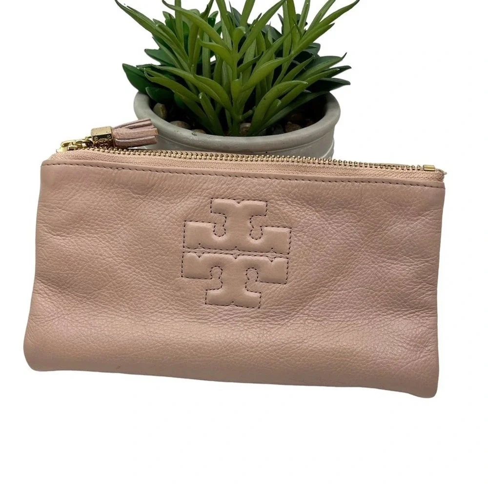 42- Tory Burch Fold Bag